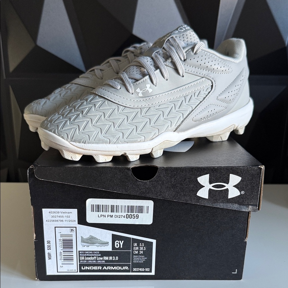Under Armour Light Gray Cleats